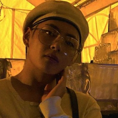 💛 | so beautiful like a moon which hides in the sun, you shine more than anything else | ♡ #방탄소년단 #아니
- my acc : @annie_twt2
- fan account @BTS_twt