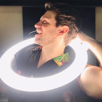 AlfieriCine's profile picture. Página de cinema feito pelo crítico e artista Robson Alfieri. Face: Cine Alfieri Insta: @robsonalfieri Youtube: Cinema em diálogo