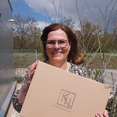 Ingrid van Eeghem heet je welkom bij karpendonksehoeve@home, de afhaal-en bezorgservice van de Karpendonkse Hoeve in Eindhoven.