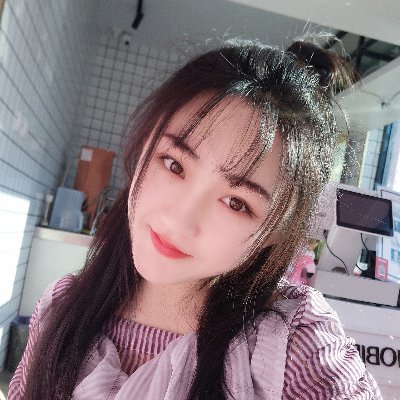 I am from Hong Kong. My name is Kelly. I am a businesswoman. I have my own clothing company. I trade gold online in my spare time. I'm looking for true friendsh