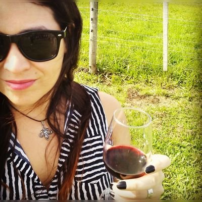betsi_denise's profile picture. Chilean biochemist in Germany helping to promote life sciences around the world 🌍👩🏻‍🔬 Fan of Rammstein, beer, castles, travel and llamas 🤘🏻🏰🦙