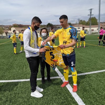 ⚽️Ex jugador C.D Cebrereña y Colegios Diocesanos. 👨🏻🏫Magisterio Ed. Primaria y Ed. infantil. 🎓Especialista en PT y AL.