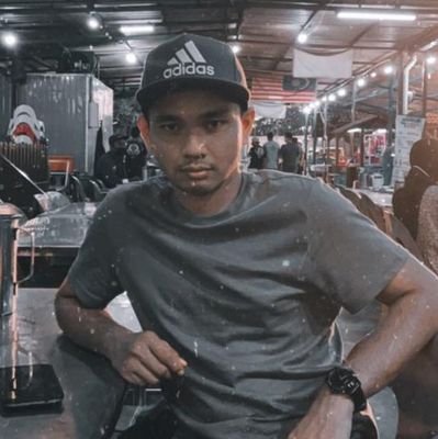 _shafiqss's profile picture. Dah kahwin dengan orang dalam header