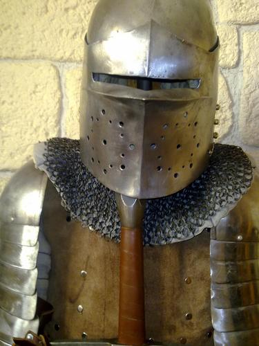 Jc_Eyes's profile picture. Jeune, juriste, chevalier, rockstar, propagandiste, adepte de l'humour noir et du sadisme souriant.