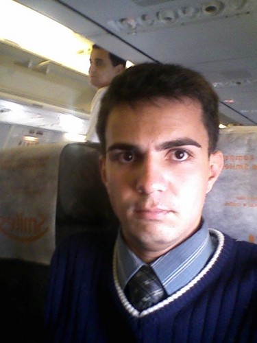 Missionário, jovem, amante da aviação, estudante de Cms de bordo e bla bla bla