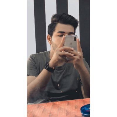 WaqasAzamKhanK1's profile picture. 👑