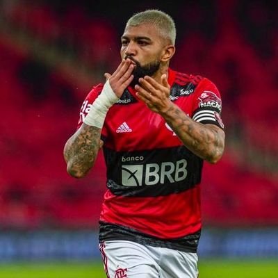 Um apaixonado pelo C.R @Flamengo. Jogador amador nos campos de várzea.