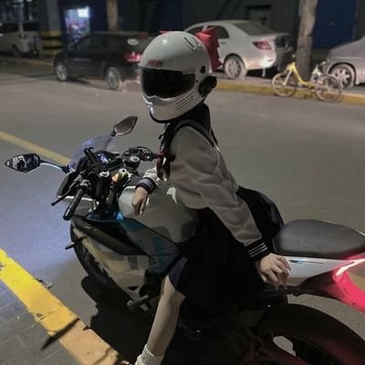 reyhe12's profile picture. Hi
