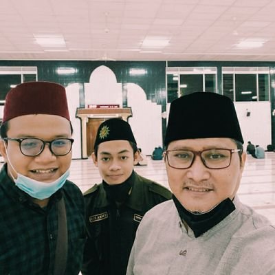 Merawat: https://t.co/OJvjQzC8Bm & https://t.co/Zvk8VfaRi4 | Writer | Studi Islam, Sej. Islam, Tasawuf | Ottoman history | other words: @IBTimesID