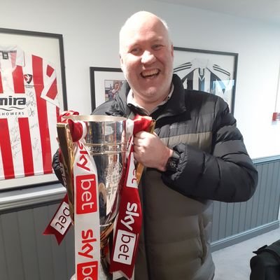 Dad of three. Sports journalist for 30+ years. Cheltenham Town radio commentator. @KateBestwick puts up with me every day. Regular on the @Robins_Report podcast