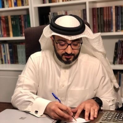 باحت في الاقتصاد و التمويل الاسلامي/مهتم بالتاريخ و السياسة/حرية التعبير مكفولة ما لم تتجاوز الدين و الاخلاق/انسان حر