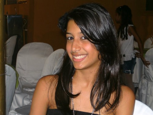 sou devertida e as veses meio bobinha mas esse e o meu charme;*minha familia e meus amigos sao tudo pra mim (:adoroo musica  boa*-*
