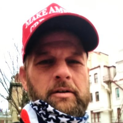 Veteran! My names Carl Wayne, I’ve had two DUIs, 3yrs ago they took my license, I don’t drive. Boyfriend of Sara Ann Bakersmith.  Best friend Jr. MAGA/DJT🇺🇸