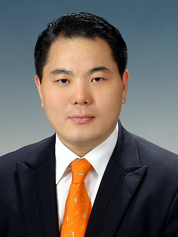 SECURITY MANAGEMENT INTERNATIONAL Co., Ltd /
CEO/Professor/Researcher/JUDO umpire/ fifth-degree black belt/PhD(Sports Medicine )/ M.D.(Rehabilitative Medicine)