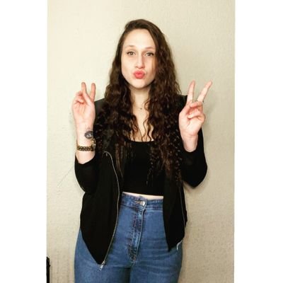 🇨🇱 Southern Raised🌻✌
🌴🌞Florida Bound 🌊🍹
✨ Runs on Gummi Bears & Pixie Dust ✨