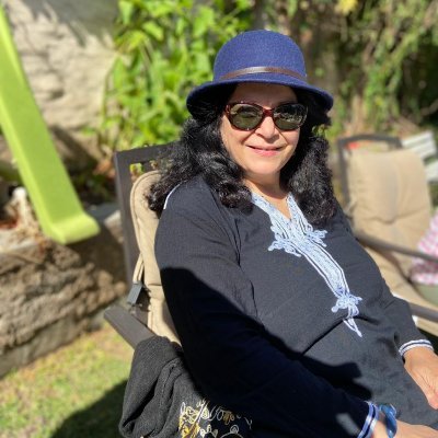 Investigadora anfibia, soy filósofa de origen, feminista, ecologista, socióloga y escritora por default. Trabajo en el Conicet, defiendo la educación pública.