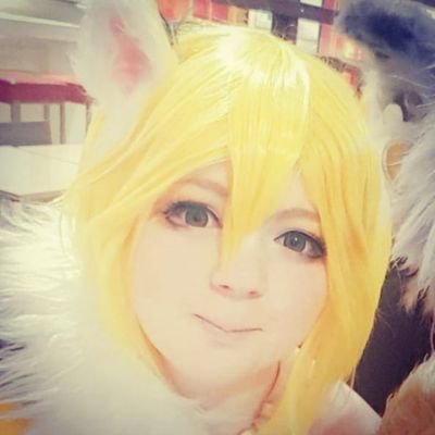 Micchi (`･ω･´ ) |She/Her | 25 | German | Leipzig | ARMY | Cosplayer |  Fanfiction-Lover
