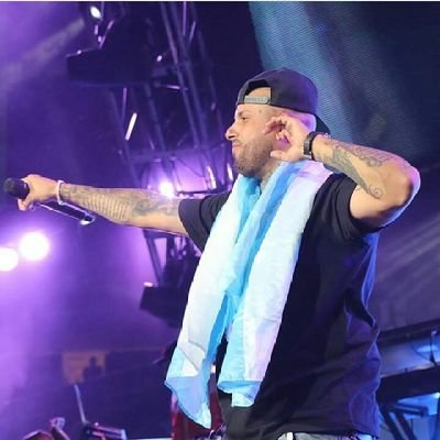 Pagina Facebook👥Nicky Jam Argentina /
Instagram📷 nickyjamargentina_ / Presidenta: @niickytajam 💙