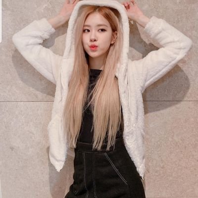 HI BLINKS. Pls help me to make 100 followers for BBMA. I'll follow you back.