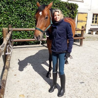 lucilecaminat's profile picture. j'ecoute du metal symphonique et musique celtique, je suis méga fan de buffy contre les vampires et heartland 🥰