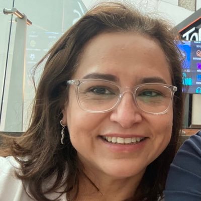 reynadlara's profile picture. 