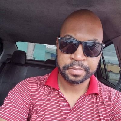 Agente de Trânsito, concurseiro, papai de 2 babys. Uso o Twitter pra falar mal dos motoristas, reclamar dos governantes e contar meu dia-a-dia!