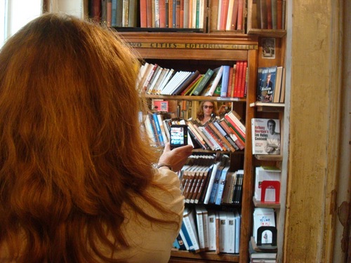 Editora, Antropóloga e Mãe. Less is More.