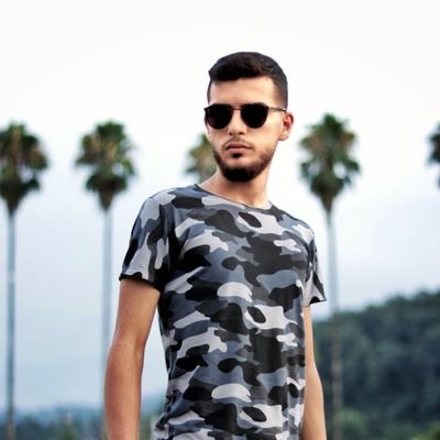 AmirHas04551715's profile picture. 💻Dev
🌵⛰️🐎
🥎🎾