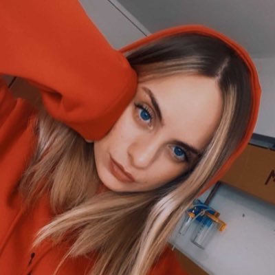 sumeecs's profile picture. 