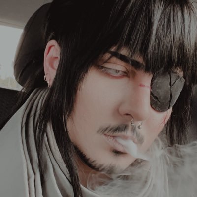 cosplayer/streamer/artist/idiot !! ( he/they - 25 ) find me on tiktok and insta @/oddcatcosplay! (header shot by @/bates_media on insta !)