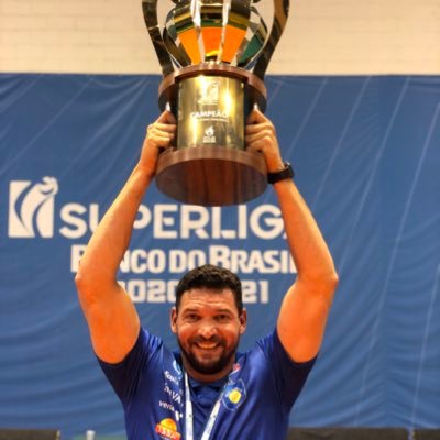Coach @Abelmodavolei 2022/2023Superliga Feminina. Assistant Coach Vakifbank Sport - Turkey 2018/2019