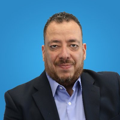 A Senior UX Design Lead at IBM, with 17+ years of experience in User Experience Design and Research, SaaS, Web, Mobile, Content Strategy, and Service Design