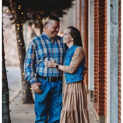 Follower, husband, dad, friend and 🏃🏽‍♂️🏃‍♀️🏀 coach at Douglass ISD.