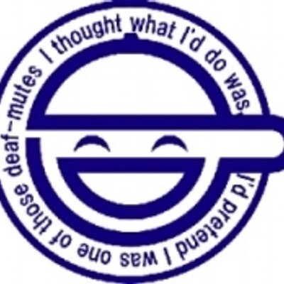 早九字 家庭内の壁紙に無数に空いてる ピンの後 気になりませんか 本日ｄｙｉで購入した クロスの穴うめ材 スーパー オフホワイト 買って帰って 家族全員がはまりました やみつきになりそ