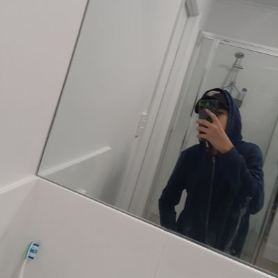 JoeldubzY's profile picture. Hey guys.