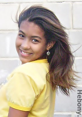 Insista, persista, grite, cante, chore, mate por amor, dance, fuja, sorria. Só nunca esqueça de quem você é.