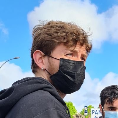 Je nique les marcheurs de Macron pour moi y'a que Georges qui Marchais