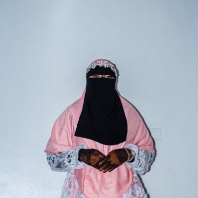 I make Abayas and Jalaabs for sale , you can check me up on Instagram @jalaabsbysakeenah