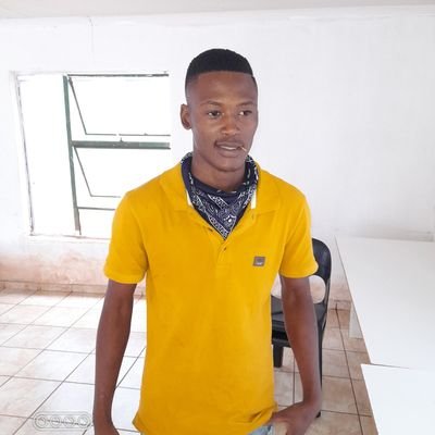R O Y A L T Y E P
HIP HOP RAPPER N RNB SINGER
For bookings @ 07690377692 WhatsApp or call