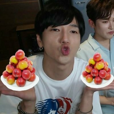 계옮함(저랑 트친 유지하실 분은 디엠주세요)/ 계폭은 이번달 말에 할건데 개인사정으로 비활성화랑 로그인 반복할 예정입니다