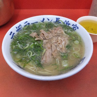 🍜福岡出身で関東在住のラーメン愛好家です。アカウント名は故郷の長浜ラーメンですが、今ではラーメン二郎や家系なども大好きで、その魅力を皆さんと共有します。一緒にラーメンを楽しみましょう!
気に入った方を無言フォローいたしますのでご容赦ください。
私へのフォローも無言でどうぞ!
#長浜 #家系 #二郎