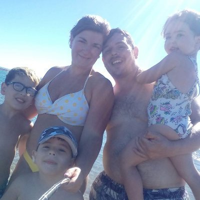 ... LEPROSA! mama de dante, vitto y sofia! esposa de marcos! feliz! KTBSPA