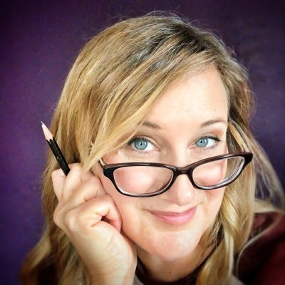 Blogger & artist behind An Artfully Lived Life. Focusing on support, encouragement for creative mommies.