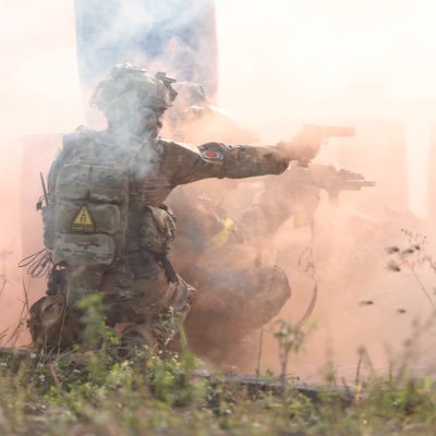 4awsqBP6DEEfF3I's profile picture. 