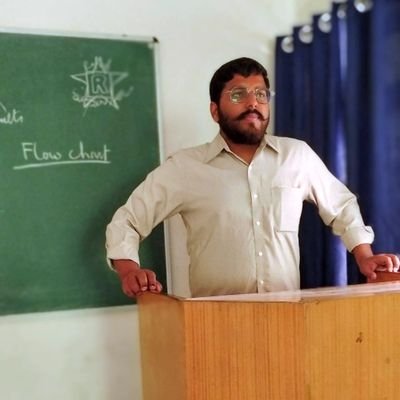 मैंने कई साल लगाएं हैं खुद को,
लिखने में, तुम्हें वक्त लगेगा पढ़ने में..