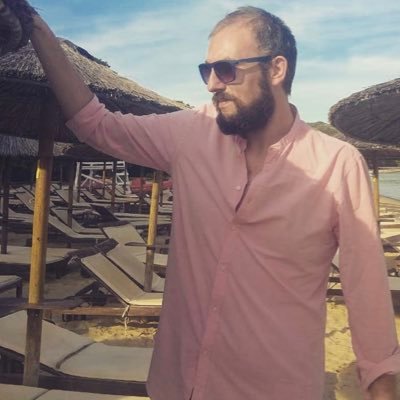 Latentni_poeta's profile picture. Pesnik amater, paor u pokušaju.