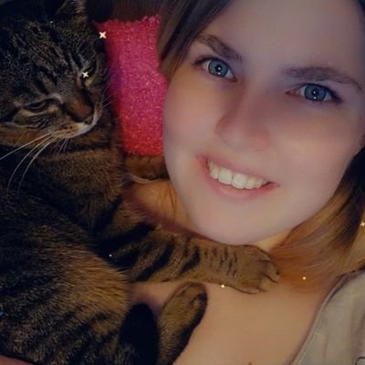 LAgirlHD's profile picture. ✈️✍🏻🎮📷🇩🇪🐈🎵🎨👻🤼‍♀️ | 31 |