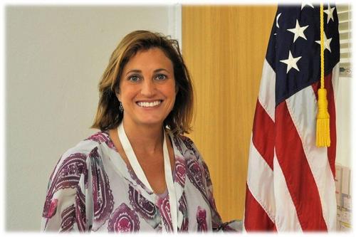 Book lover, amateur photographer, running mom, teacher and Media Specialist @LGEseaturtles