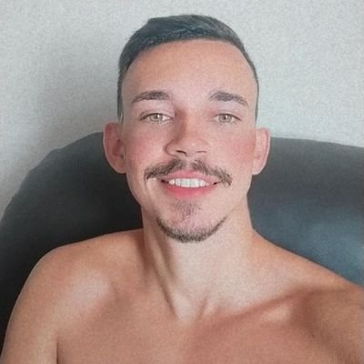 👽
