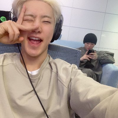 #VOTESEVENTEENONBBMA
acc for BBMA voting